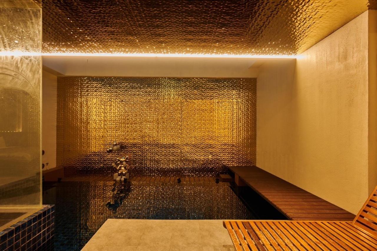 In Night Hotel Taizhong Zewnętrze zdjęcie